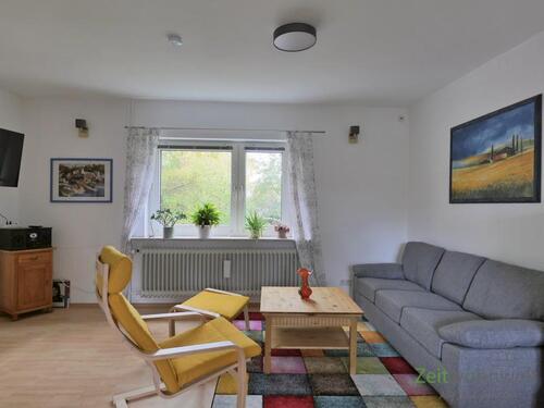 Wohnzimmer-Blick vom Esszimmer - 4 Zimmer Haus in Kassel