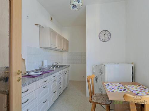 Blick in die Küche - Etagenwohnung mit 55,00 m&sup2; in Zwickau zur Miete