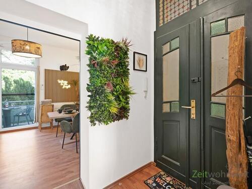 Blick von der Wohnungstür bis zum Balkon - 