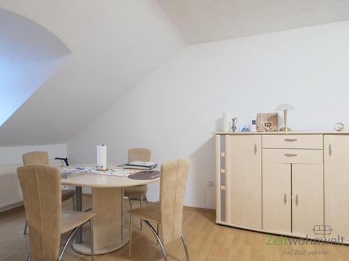 Esstisch und Sideboard - 2 Zimmer Etagenwohnung zur Miete in Kassel