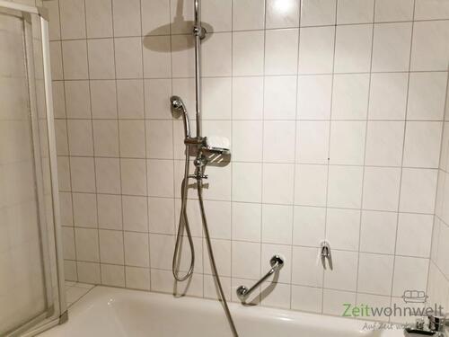 Wanne mit Duschabtrennung - 