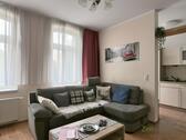 Eckcouch vor der Küche - 2 Zimmer Etagenwohnung zur Miete in Erfurt