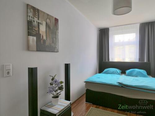 hohes Doppelbett - 