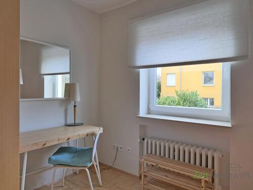kleiner Arbeitstisch - 