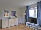 Sideboard und TV - 3 Zimmer Etagenwohnung in Kassel