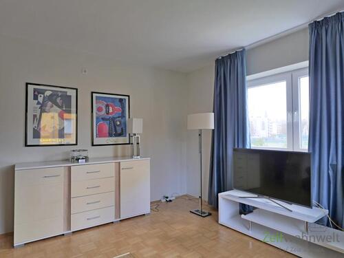 Sideboard und TV - 3 Zimmer Etagenwohnung in Kassel