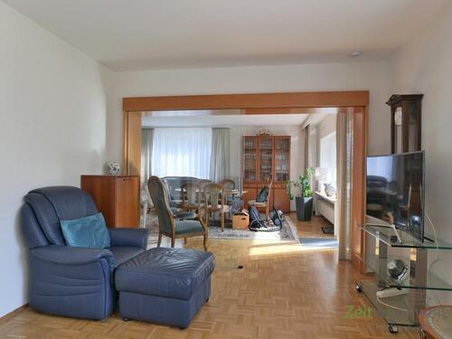 Sessel und TV vor der Glastür - Etagenwohnung mit 90,00 m&sup2; in Kassel zur Miete