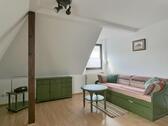 Schlafzimmer links, Bett eingeklappt - 3 Zimmer Etagenwohnung zur Miete in Coswig