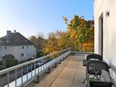 ein Herbstmorgen auf dem Balkon - 