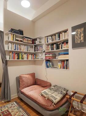 die Bücher-Ecke im Flurbereich - 