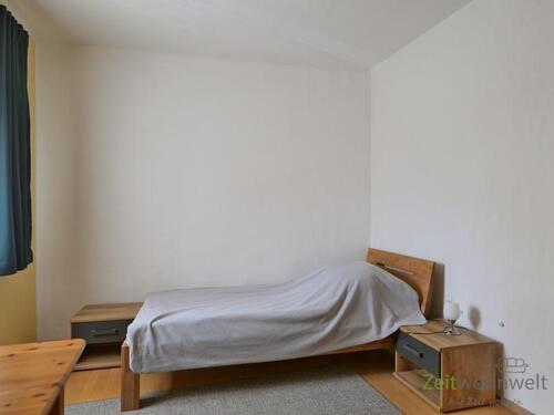 Blick zum Bett - 