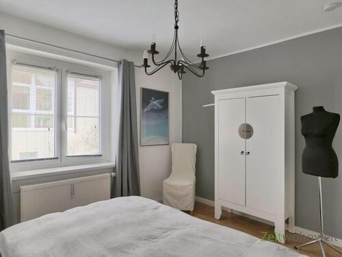 Kleiderschrank - 