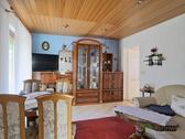 Blick in den Wohnraum - 2 Zimmer Etagenwohnung zur Miete in Erfurt