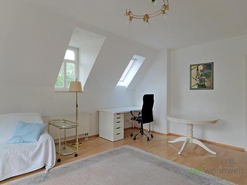 Schreibtisch im Wohnzimmer - Etagenwohnung mit 90,00 m&sup2; in Dresden zur Miete