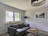 Blick ins Wohnzimmer - (EF1402_M) Kassel-Stadt: Wehlheiden, möblierte 2,5-Zimmer-Wohnung mit Balkon in ruhiger Nebenstraße