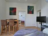 Blick zum Schlafzimmer - 2 Zimmer Etagenwohnung in Dresden