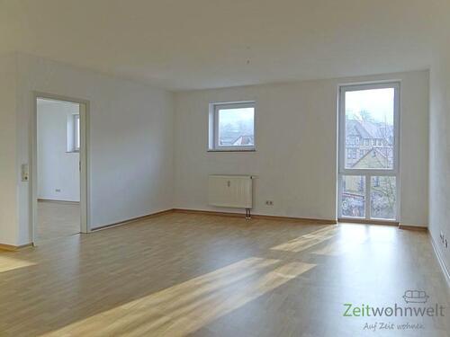 großes Wohnzimmer - (12536_57) MGN: moderne 2-Raum-Wohnung mit Balkon und Laminatböden in der Heimstraße