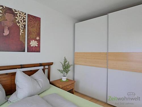 großer Kleiderschrank - 