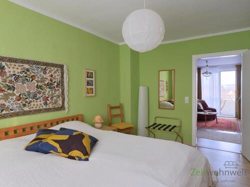 Schlafzimmer-Wohnzimmer-Balkon - Etagenwohnung mit 49,00 m&sup2; in Bad Berka zur Miete