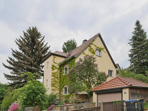 Außenansicht - (EF0920_M) Dresden: Briesnitz, möbliertes Dachgeschoss-Apartment über 2 Etagen, Linoleumböden, echter Kamin, WLAN