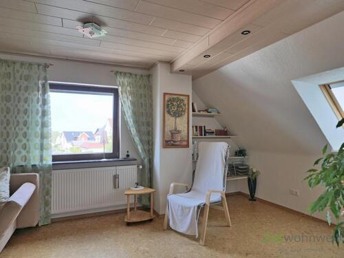 Blick ins Wohnzimmer - 2 Zimmer Etagenwohnung zur Miete in Hofbieber