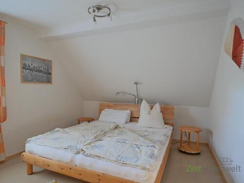 Blick ins Schlafzimmer - Etagenwohnung mit 60,00 m&sup2; in Hofbieber zur Miete