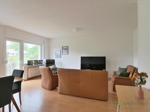Blick ins Wohnzimmer - 