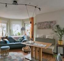 (EF0910_M) Zwickau: Wilkau-Haßlau, neu möbliertes 2-Zimmer-Apartment mit Balkon, sep. Eingang, WLAN und PKW-Stellplatz