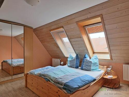 Blick ins Schlafzimmer - 