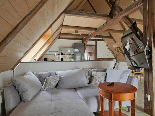 gemütliche Sitzecke - (EF0992_M) Dresden: CoschützGittersee, Erstbezug in neu möblierte Wohnung mit Balkon in einem historischen Gebäude