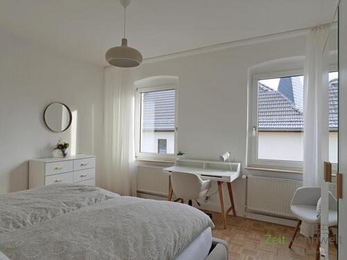 Kleiderschrank,Kommode, Schreibtisach - 