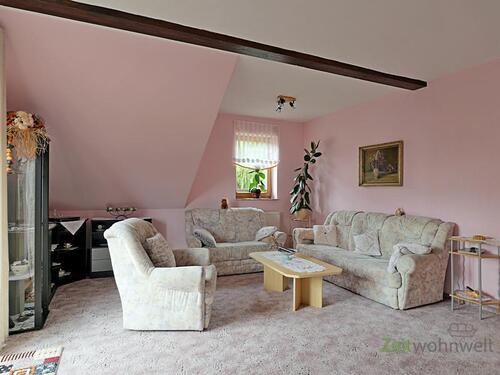 Blick ins Wohnzimmer - 2 Zimmer Etagenwohnung zur Miete in Erfurt