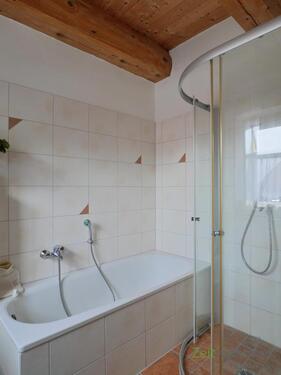 Wanne und Dusche - 