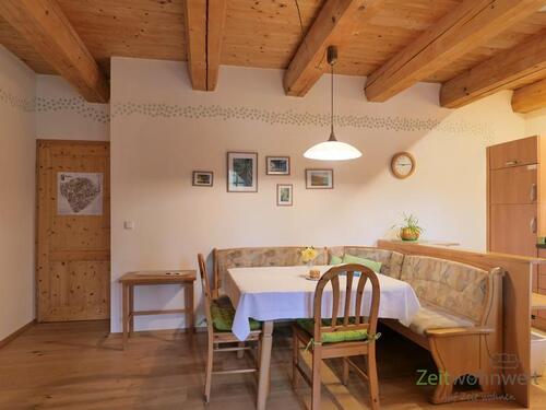 Esstisch mit Eckbank - 2 Zimmer Etagenwohnung in Ebersburg