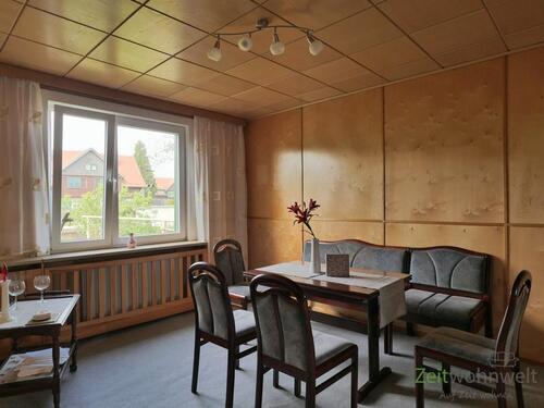 Blick ins Esszimmer - 