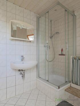 Blick ins Bad - Etagenwohnung mit 38,60 m&sup2; in Coswig zur Miete