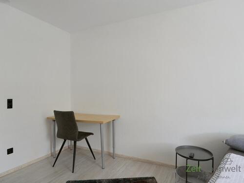 kleiner Arbeitstisch - 