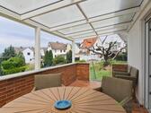 überdachte Terrasse zum Garten - 3 Zimmer Etagenwohnung zur Miete in Fuldabrück