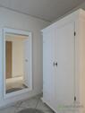 Garderobenschrank und Spiegel - 