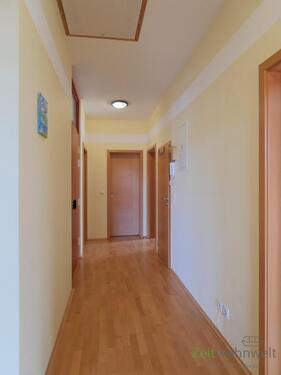 Flurblick zu den Schlafzimmern - 