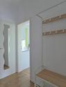 Wohnungsflur mit Garderobe - 