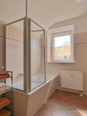 Wanne mit Duschabtrennung - 