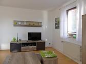 TV im Wohnzimmer - 2 Zimmer Etagenwohnung zur Miete in Dohna