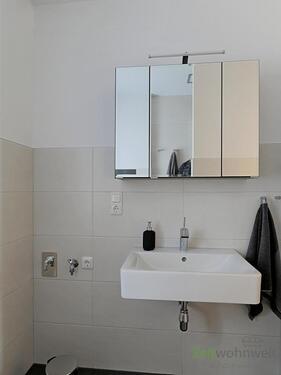 Waschbecken und WM-Standplatz - 