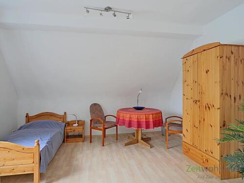 Blick ins Schlafzimmer - 