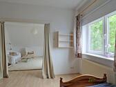 Blick vom Schlafzimmer zum Wohnzimmer - 