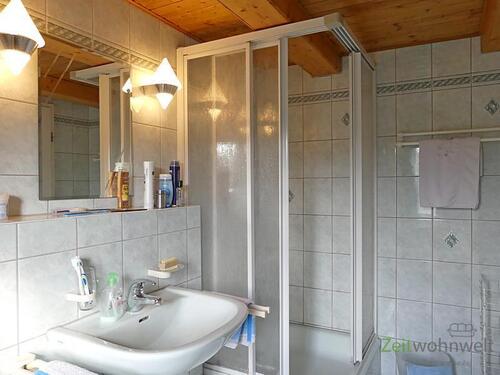 Bad mit Dusche - Etagenwohnung mit 29,50 m&sup2; in Erfurt zur Miete