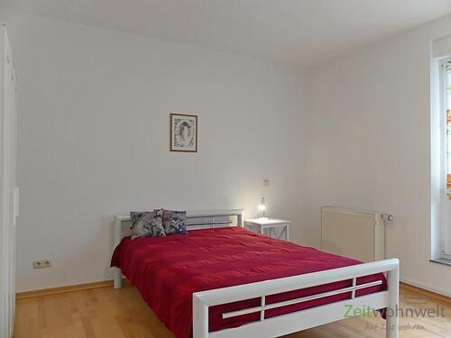 Schlafzimmer mit Kleiderschrank - 