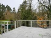 Balkonausblick an einem trüben Herbsttag - 2 Zimmer Etagenwohnung in Jena
