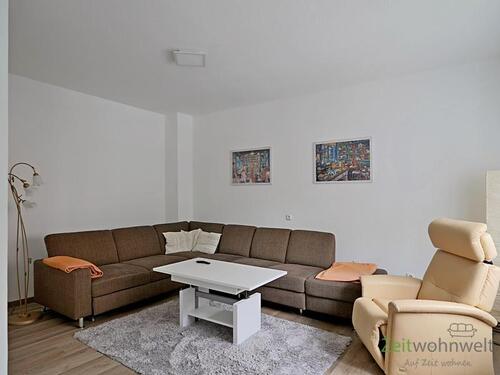 Sofa und Sessel - 2 Zimmer Etagenwohnung in Kassel